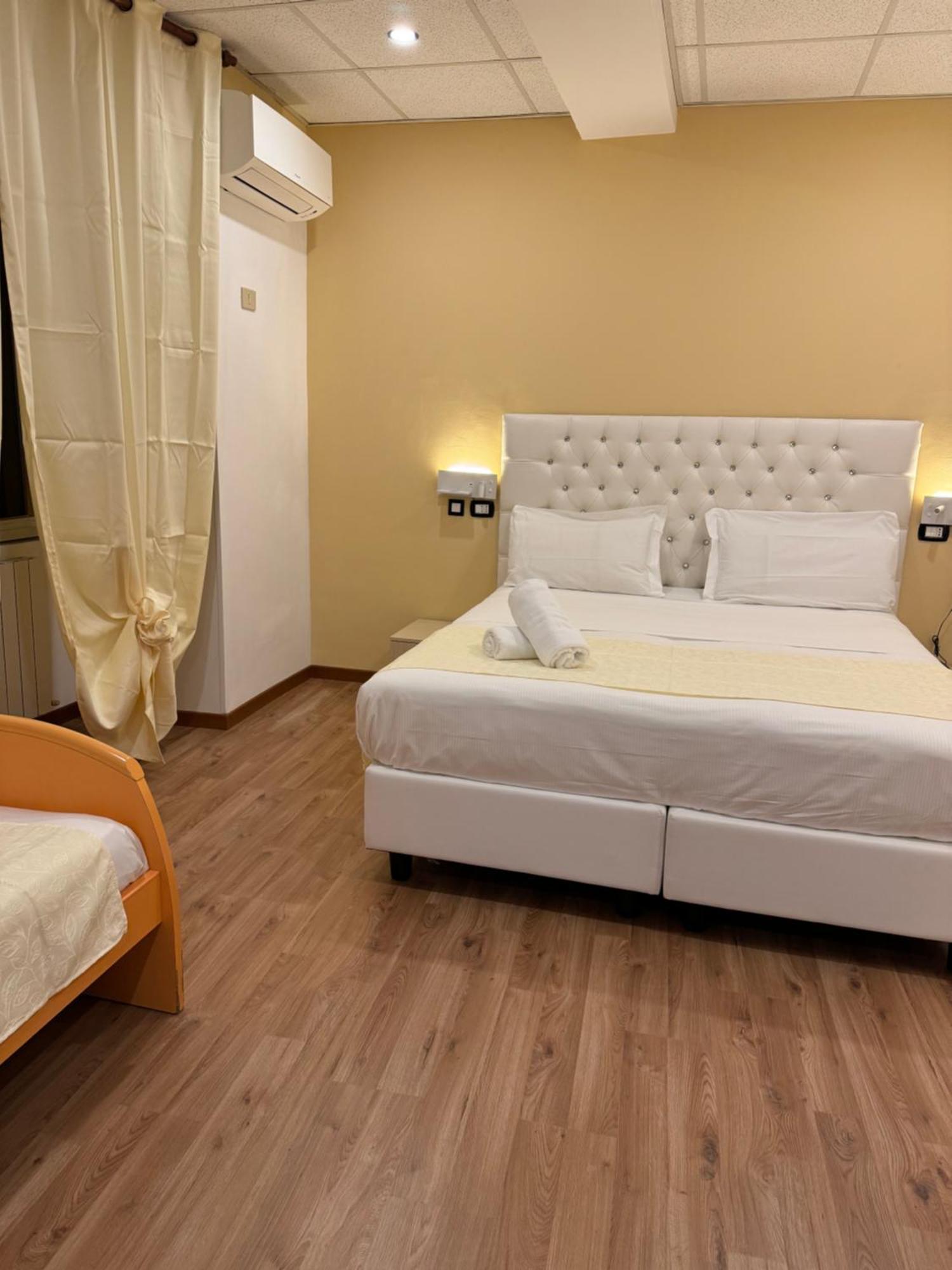 Hotel Veronese Genoa Exterior photo