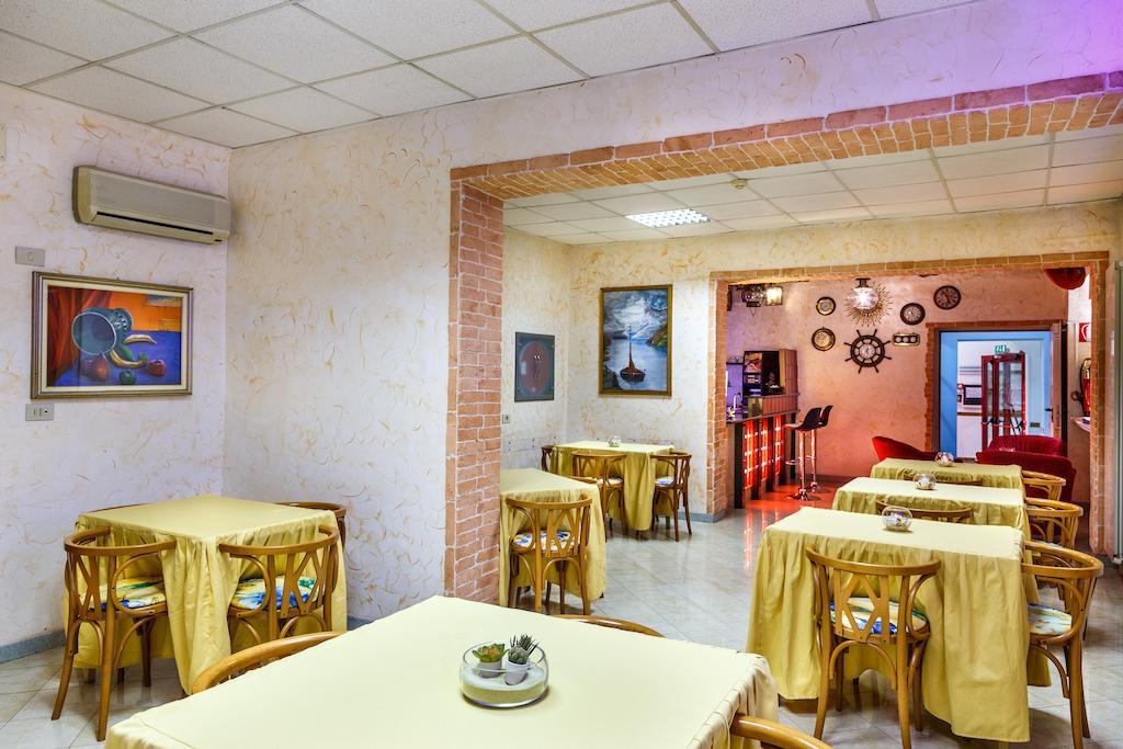 Hotel Veronese Genoa Exterior photo
